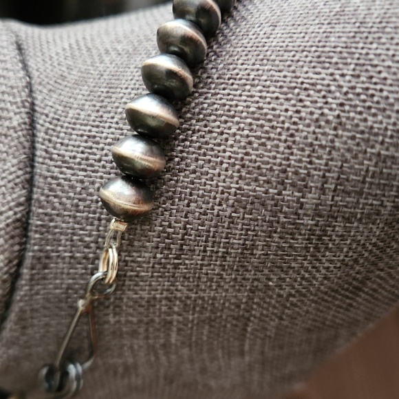 Stunning NWOT Native American Handmade Sterling Navajo Pearl Necklace 🩶🎁 - Picture 9 of 13